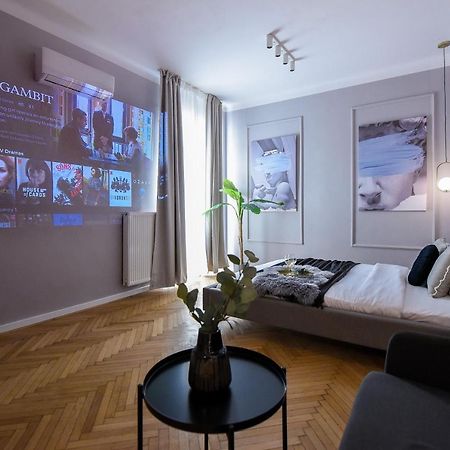 Modern Stay - Central Studios With Wall Projector Near Radisson Bukurešť Exteriér fotografie