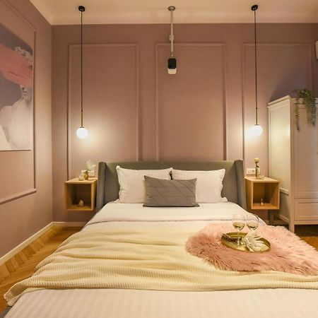 Modern Stay - Central Studios With Wall Projector Near Radisson Bukurešť Exteriér fotografie