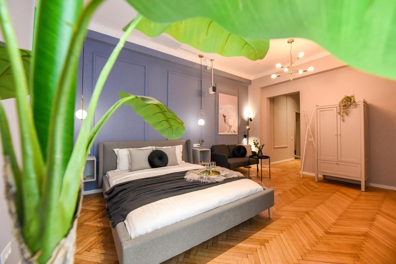 Modern Stay - Central Studios With Wall Projector Near Radisson Bukurešť Exteriér fotografie