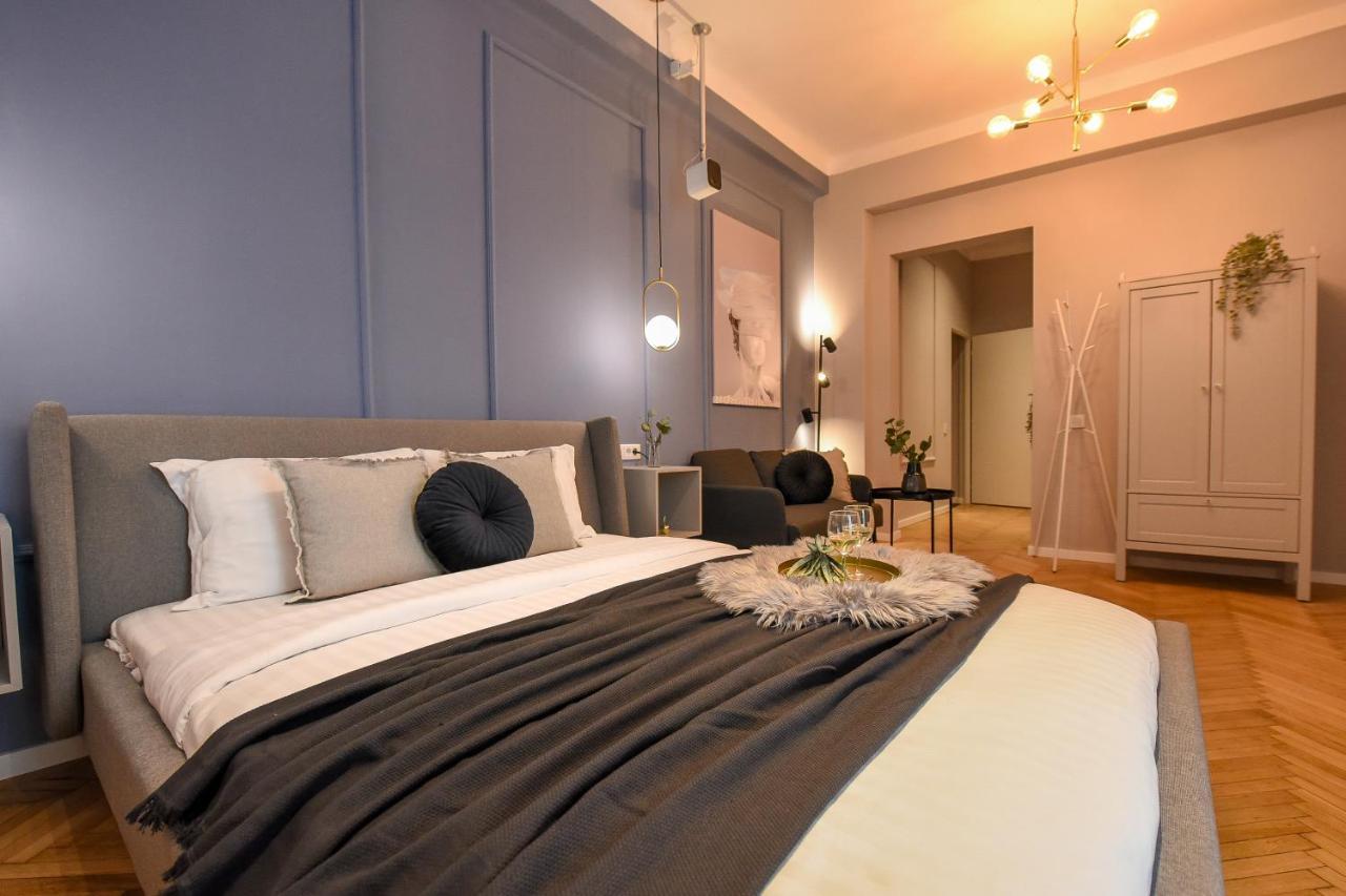 Modern Stay - Central Studios With Wall Projector Near Radisson Bukurešť Exteriér fotografie