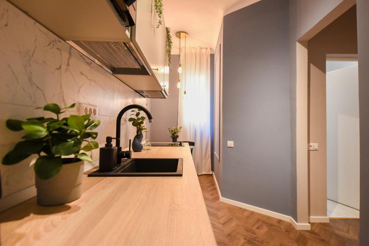 Modern Stay - Central Studios With Wall Projector Near Radisson Bukurešť Exteriér fotografie