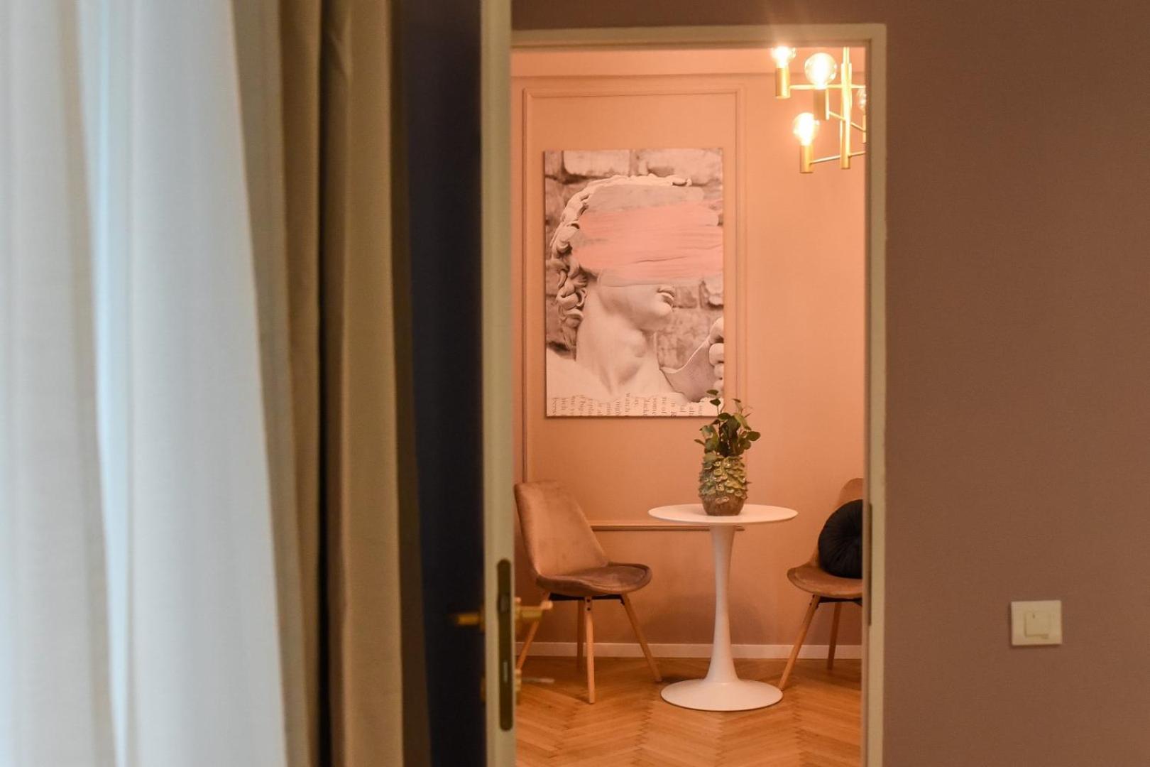 Modern Stay - Central Studios With Wall Projector Near Radisson Bukurešť Pokoj fotografie